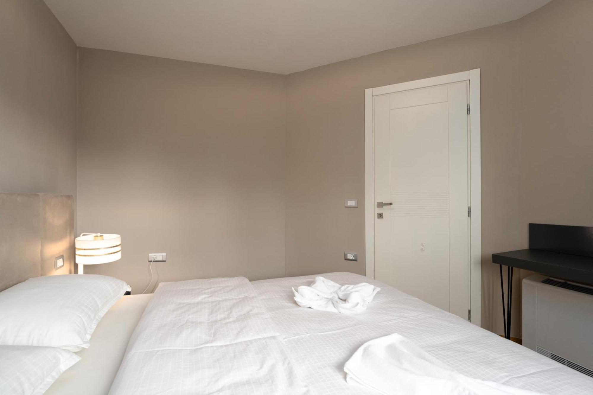 Larum Apartmens Vrsar Exteriör bild