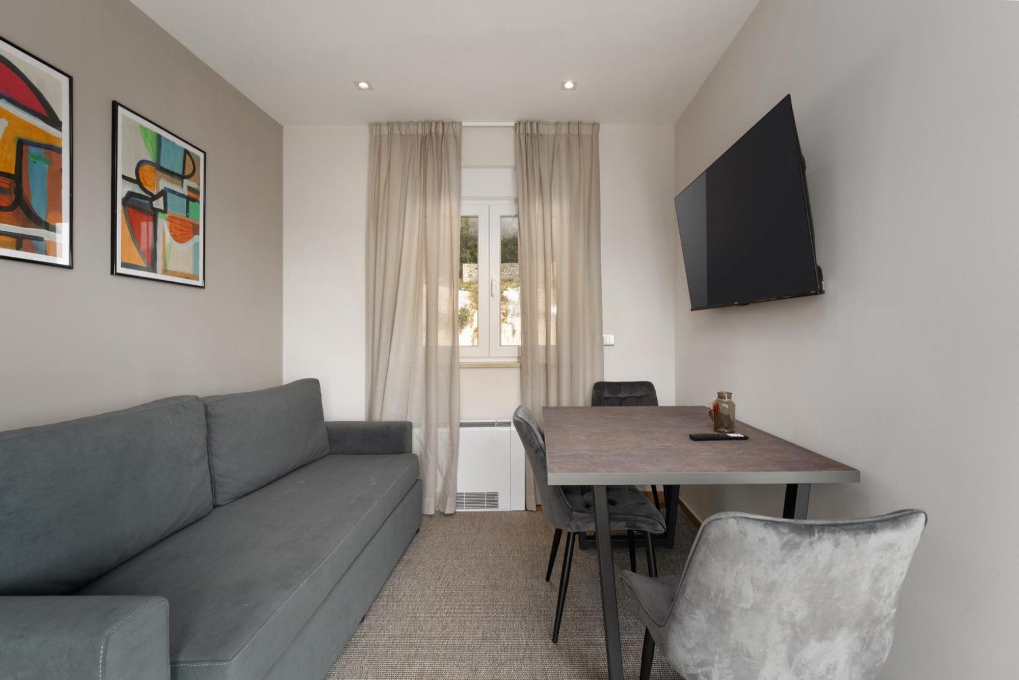 Larum Apartmens Vrsar Exteriör bild