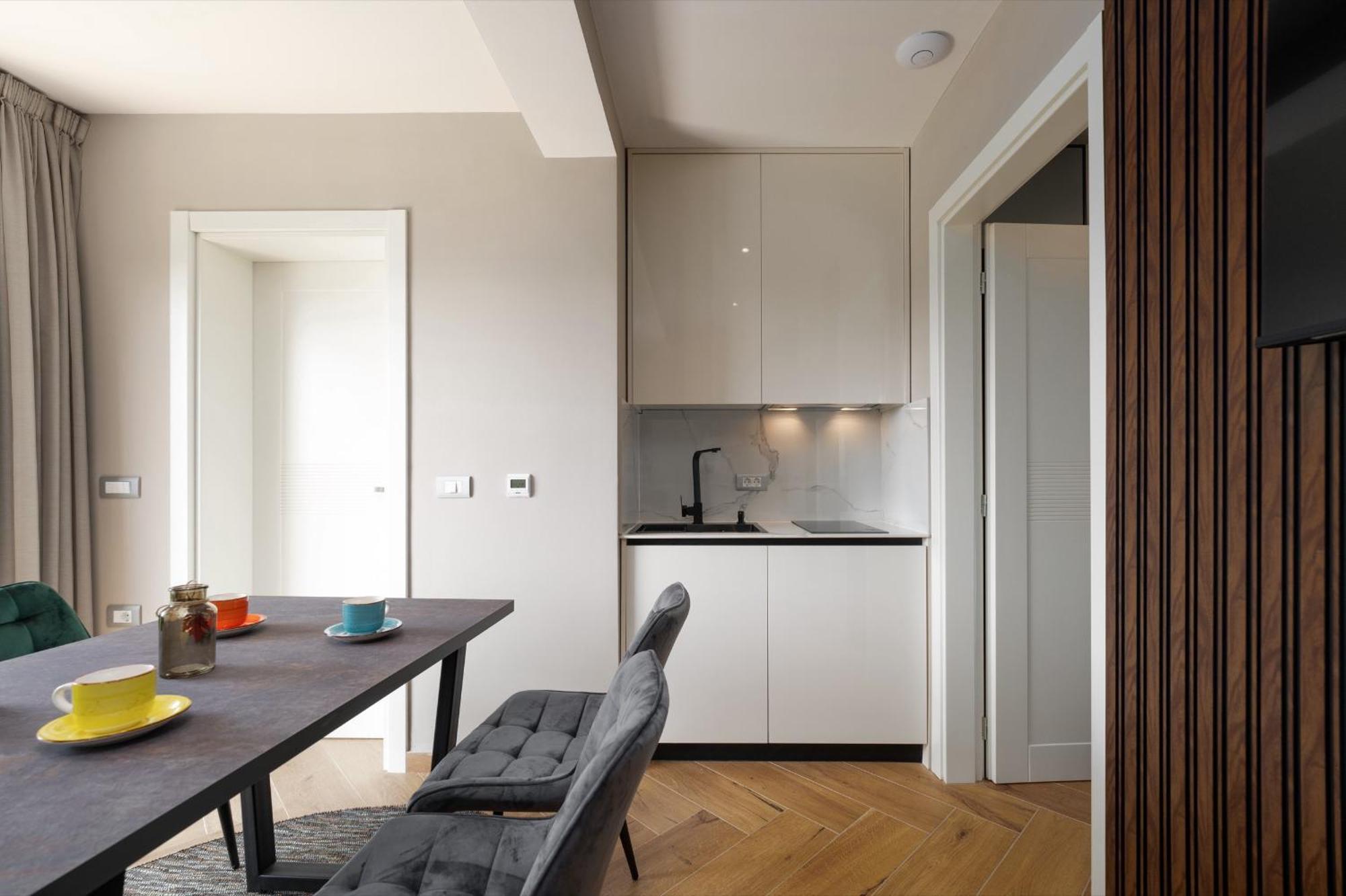 Larum Apartmens Vrsar Exteriör bild