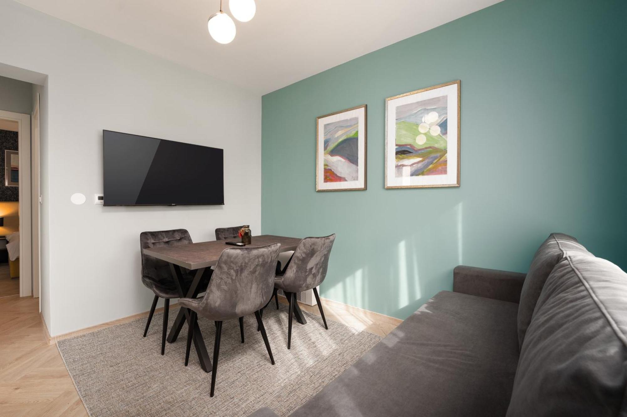 Larum Apartmens Vrsar Exteriör bild