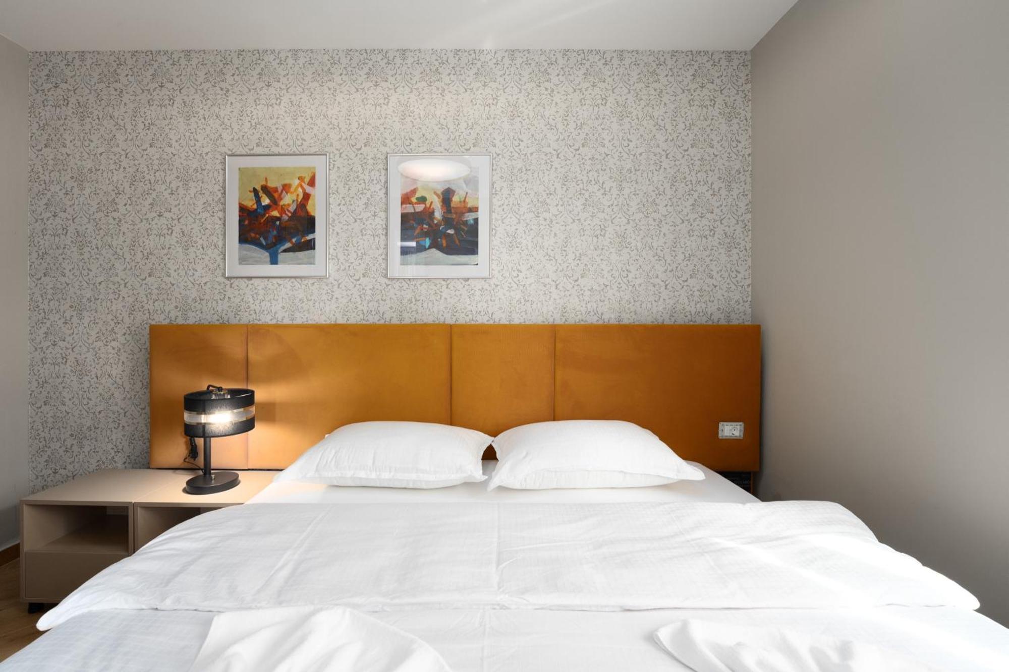 Larum Apartmens Vrsar Exteriör bild