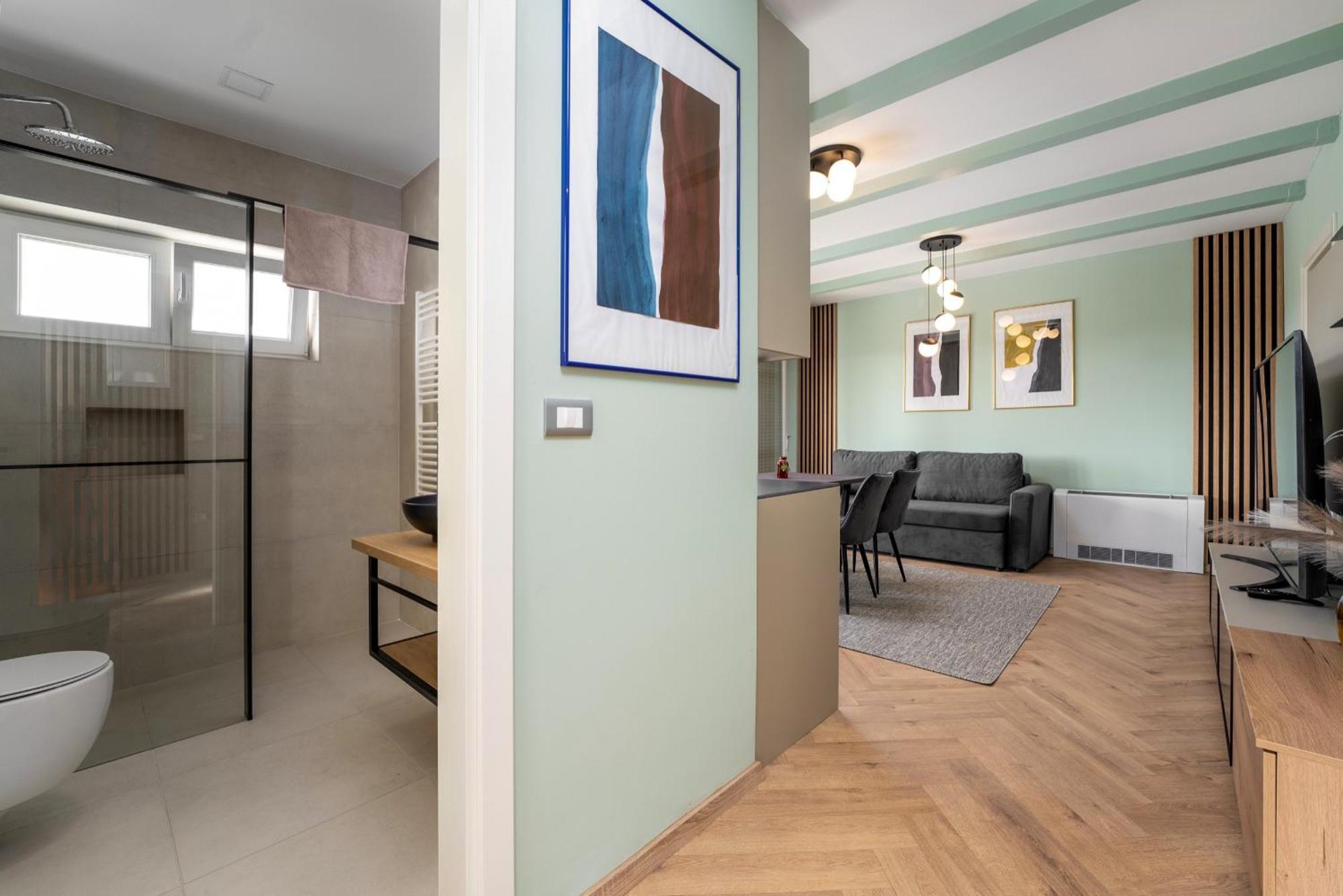 Larum Apartmens Vrsar Exteriör bild