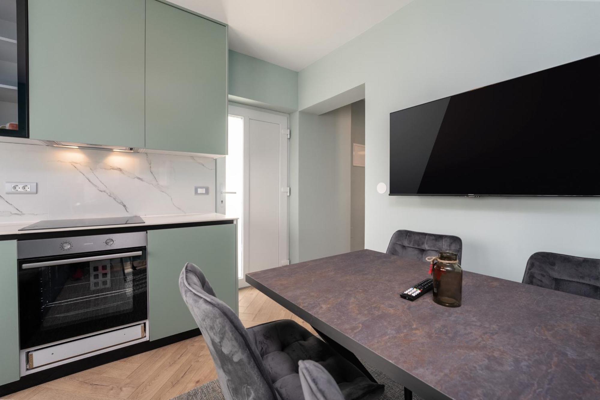 Larum Apartmens Vrsar Exteriör bild